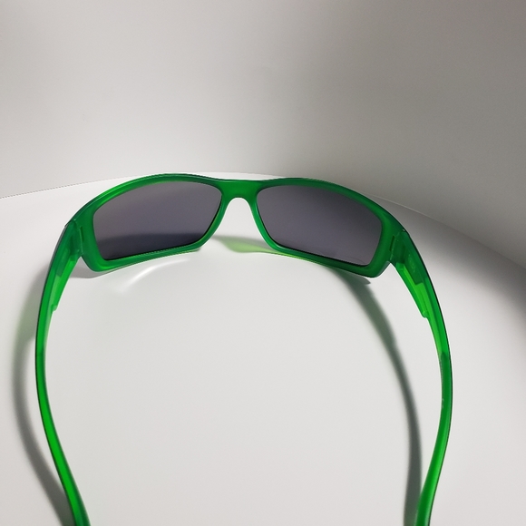 NWT SE5107 Blk/Green authentic Skechers sunglasses with case 😎 - Picture 3 of 8